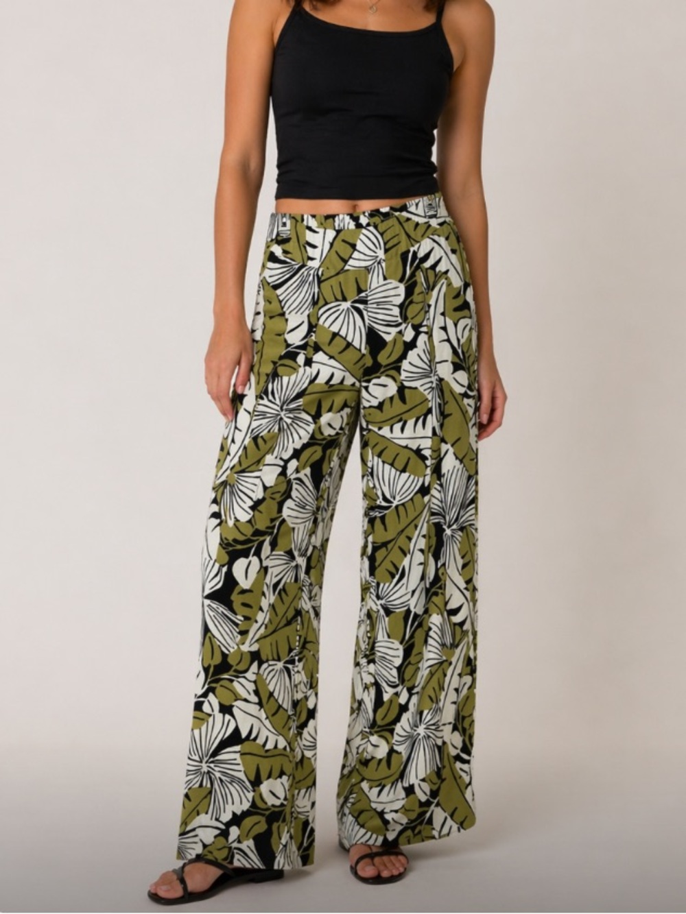 < Haute Monde Floral Tropical Print Wide Leg Pants >